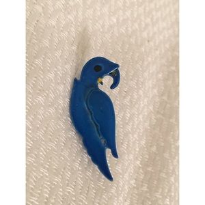 Blue macaw parrot pin